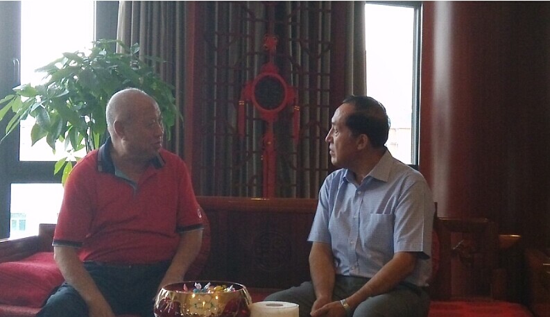 自治区政协副主席、自治区工商联主席巨艾提·伊明